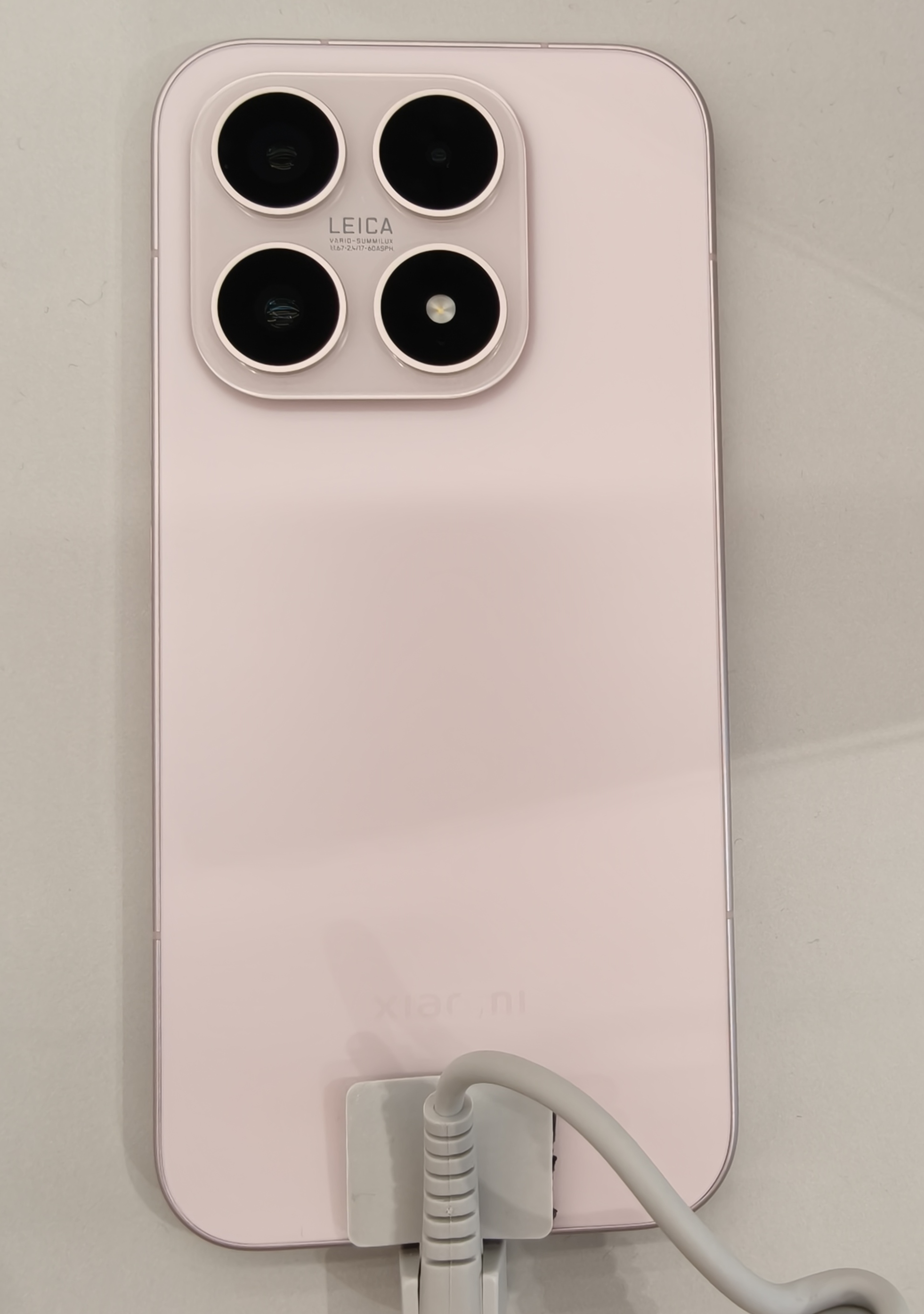 Xiaomi 17 (Alpine Pink) Mặt lưng Xiaomi 17 bản Alpine Pink