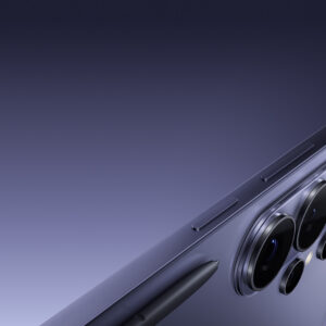 Samsung Galaxy S26 Ultra màu tím, cụm camera sau.